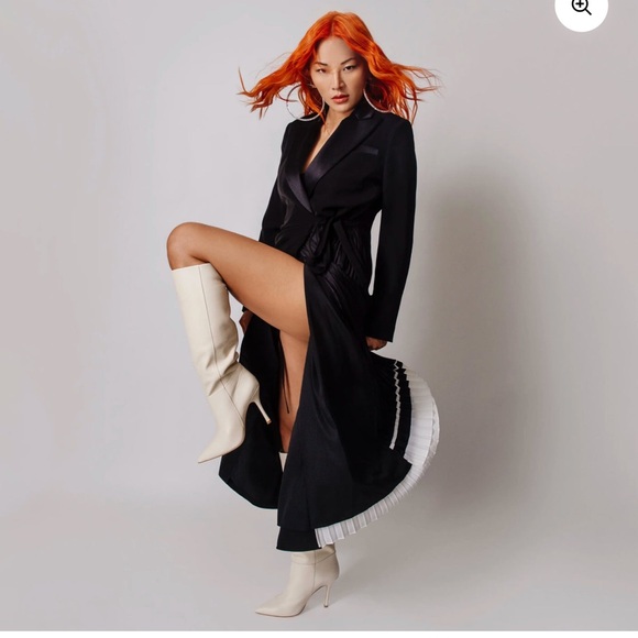 NEW $485 Larroude Kate Boot ivory leather stiletto women size 10 - Picture 2 of 12